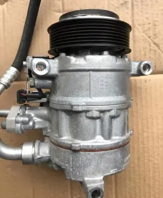 Mercedes-Benz C W205 Air conditioning (A/C) compressor (pump) A0008303500