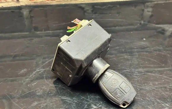 Mercedes-Benz Vito Viano W447 Ignition lock A4479001011