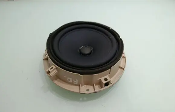 KIA Sportage Front door speaker 963303W500