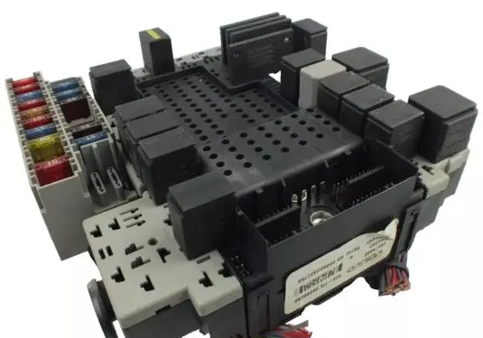 Volvo V70 Fuse box set 08696098 8679899