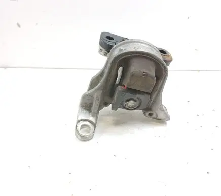 Honda CR-V Engine mount bracket 52SWY