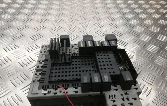 Volvo S80 Fuse module 8676286 8645729