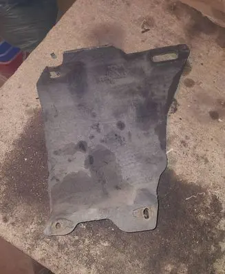 Peugeot 508 Heat shield in engine bay 9804747030
