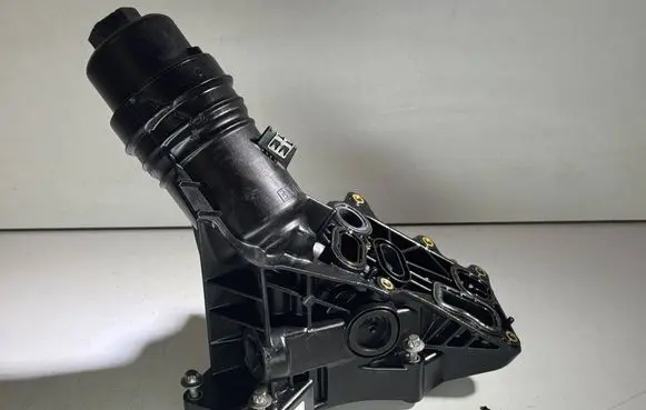 BMW X5 G05 Oil filter mounting bracket 8482015