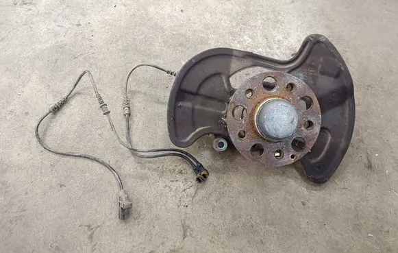Mercedes-Benz SLK R172 Front wheel hub spindle knuckle