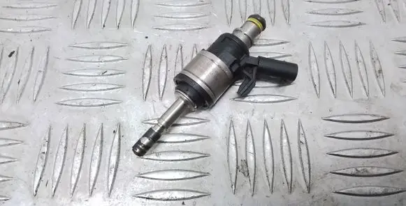 Volkswagen Golf VIII Fuel injector 06Q906036A