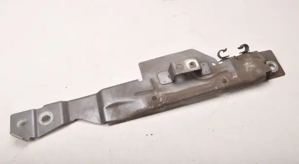 Volvo S90, V90 Fender mounting bracket 