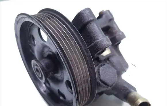 Ford Mondeo MK II Power steering pump XS4E-3A733-AC
