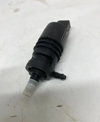 BMW 3 E90 E91 Windscreen/windshield washer pump 7302588 3437376 13264011