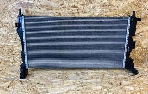 Volvo XC60 Coolant radiator 31368232