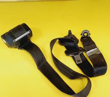 Renault Master II Front seatbelt 040102