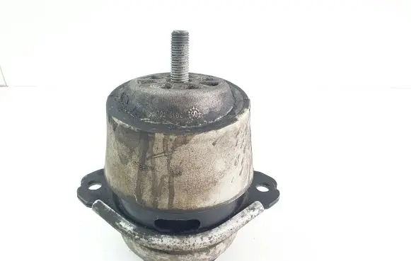 Engine mount bracket
