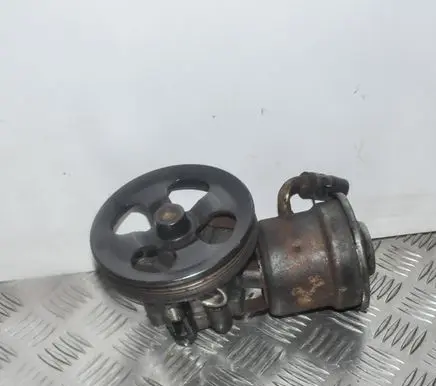 Toyota Yaris Power steering pump