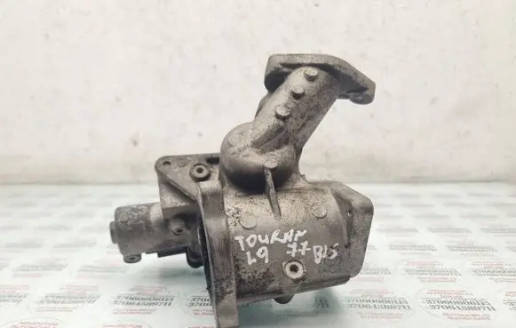 Volkswagen Touran I EGR valve 03G129637A