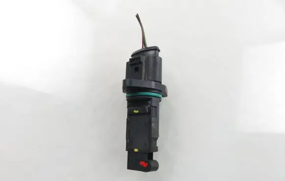 Skoda Fabia Mk1 (6Y) Mass air flow meter F00C2G2027