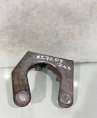 Volvo XC70 Engine mounting bracket 30713236
