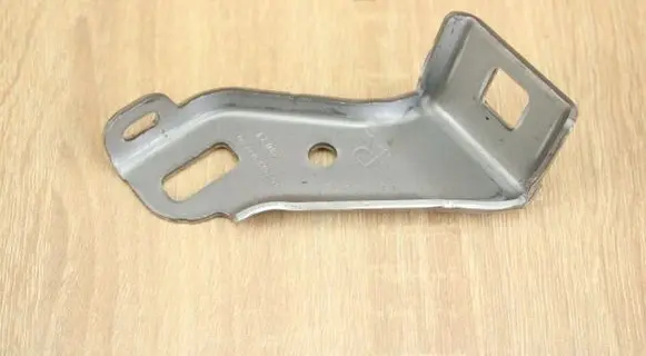 Fender mounting bracket