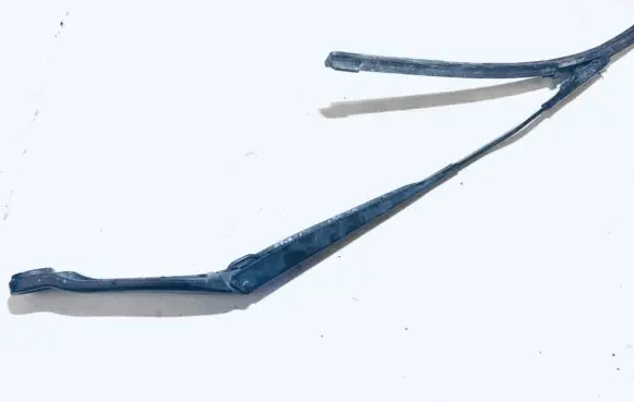 Nissan Qashqai Front wiper blade arm 80017927