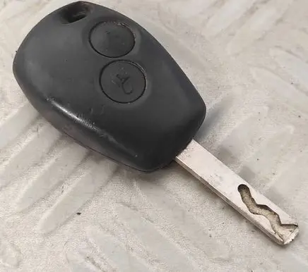 Renault Master III Ignition key/card 