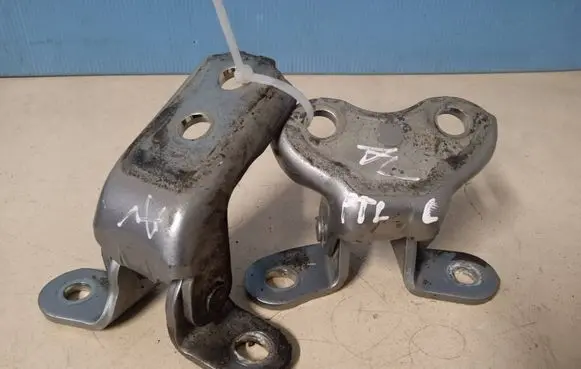 Toyota Avensis T270 Front door hinge set 