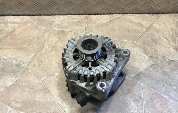 BMW 3 E90 E91 Generator/alternator 7805432