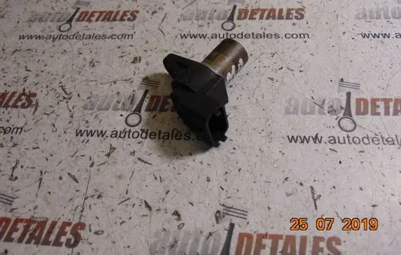 Mercedes-Benz E W211 Camshaft position sensor A0031539728