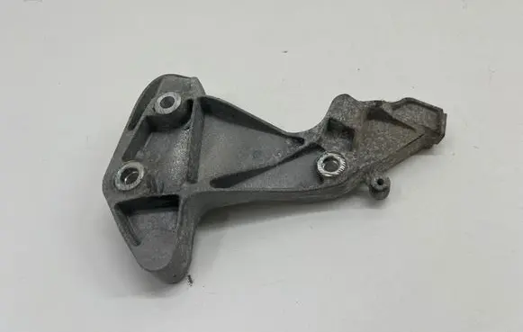 Jeep Cherokee A/C compressor mount bracket 04627674AC