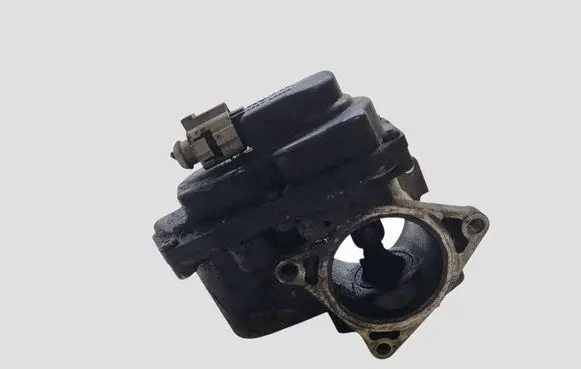 Volkswagen Eos EGR valve 03L131501E