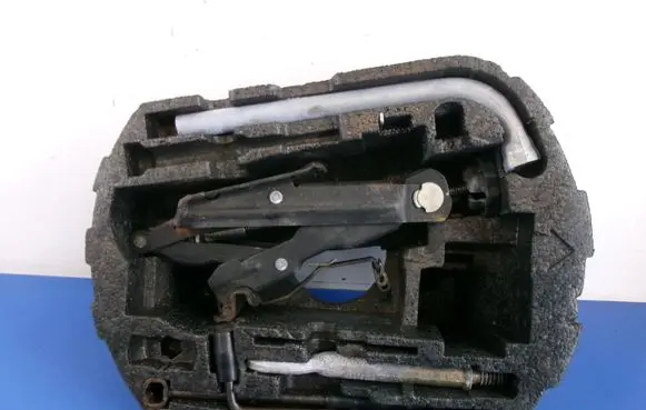 Volkswagen New Beetle Lift Jack 1C0012115C