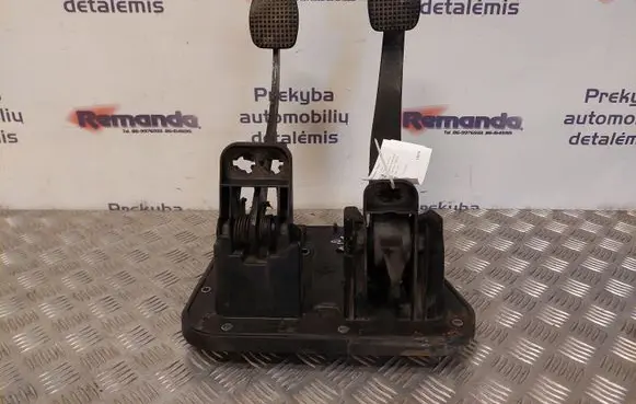 Iveco Daily 45 - 49.10 Pedal assembly 