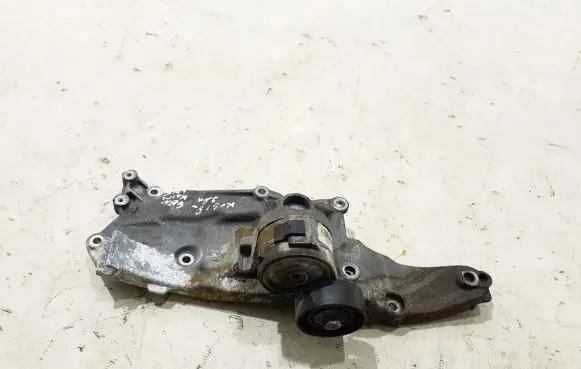 Ford Kuga II Generator/alternator bracket DS7Q8D611AH