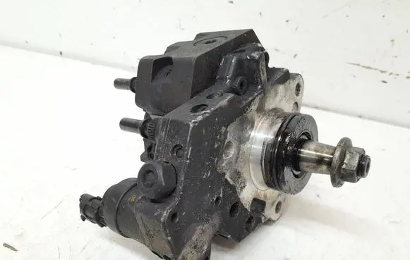 Renault Espace - Grand espace IV Fuel injection high pressure pump 8200170377