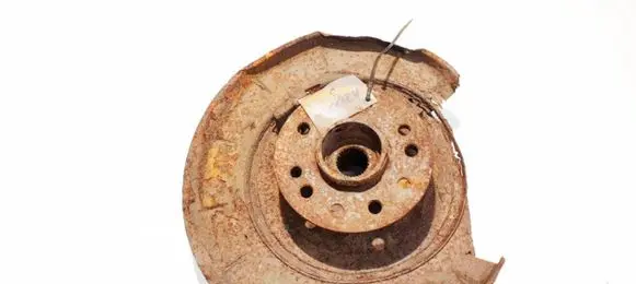 Rear wheel hub