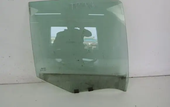 Renault Clio II Rear door window glass 
