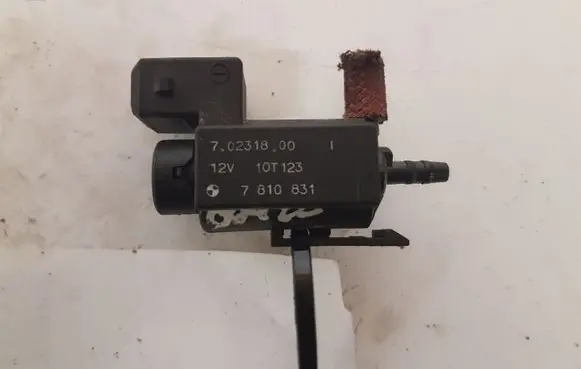BMW 5 F10 F11 Turbo solenoid valve 70231800 7810831