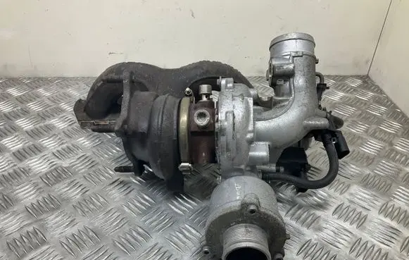 Audi A5 8T 8F Turbo 06H145702Q