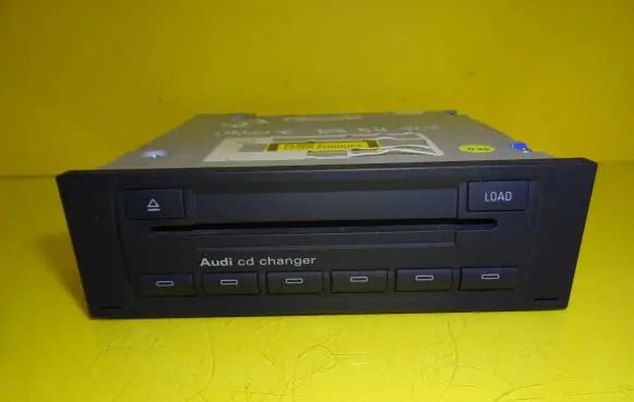 Audi A4 S4 B7 8E 8H CD/DVD changer 8E0035111D