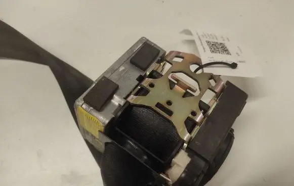 Audi A6 S6 C5 4B Rear seatbelt 00067250C