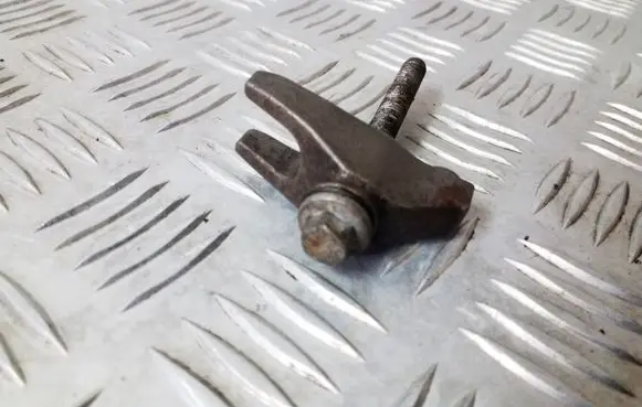 Dodge Nitro Fuel Injector clamp holder