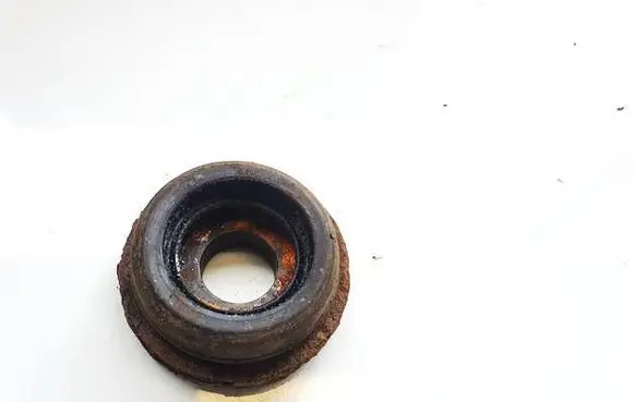 Toyota Avensis T250 Coil spring mount 