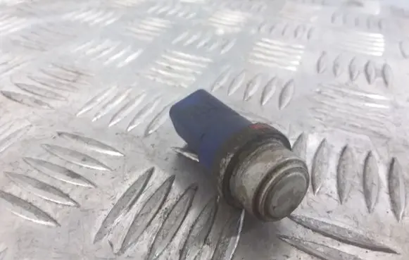 Coolant temperature sensor