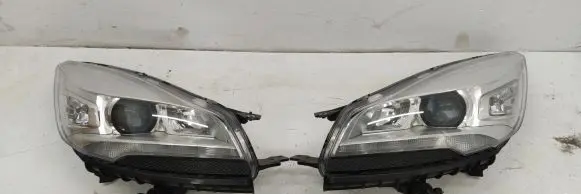 Ford Kuga II Headlight/headlamp cv44-13a138-aa