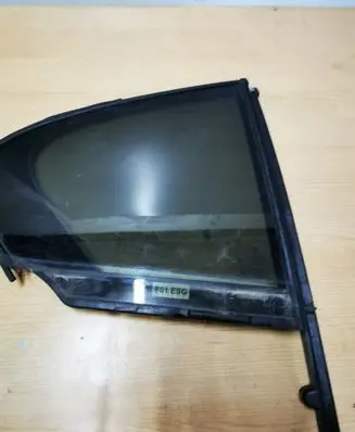 Rear vent window glass