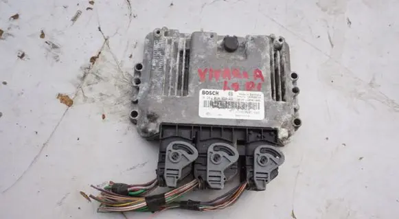 Renault Trafic II (X83) Engine control unit/module ECU 8200325720