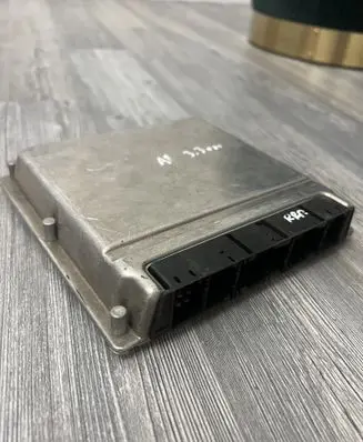 Audi A8 S8 D2 4D Engine control unit/module 4D0907409A 0281001867