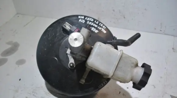 KIA Ceed Brake booster 585001H700