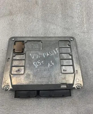 Volkswagen PASSAT B5.5 Engine control unit/module 3B0906018S 5WP4025904