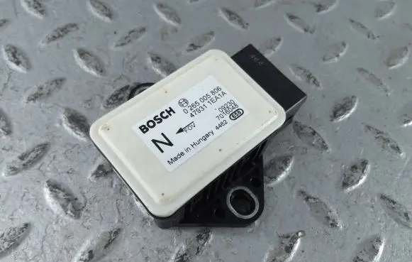 Nissan Cube Z12 ESP acceleration yaw rate sensor 0265005806
