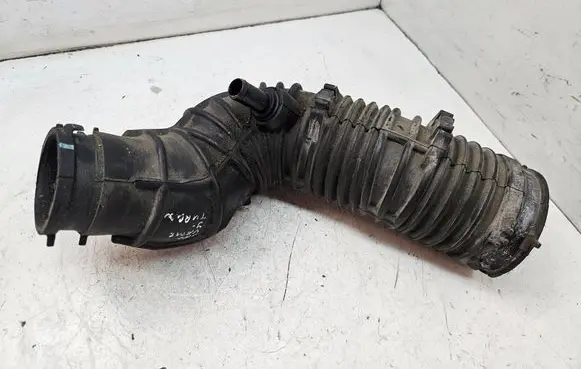 Renault Laguna III Turbo air intake inlet pipe/hose 8200714810B
