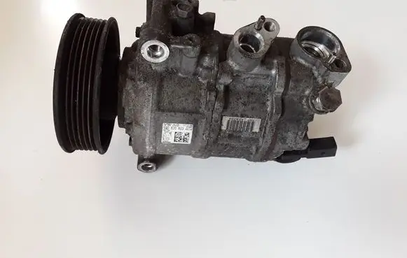 Volkswagen Golf VII Air conditioning (A/C) compressor (pump) 5Q0820803